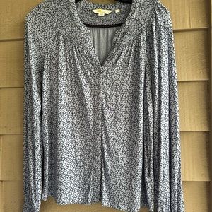 Boden blouse button front long sleeves smocked sleeve hem. Soft Sz S.